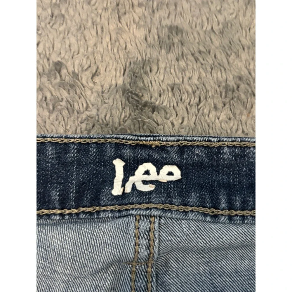 Lee Womens Mid Rise Capri Jeans Medium Wash Stretch Denim Size 8M 1CMRC03